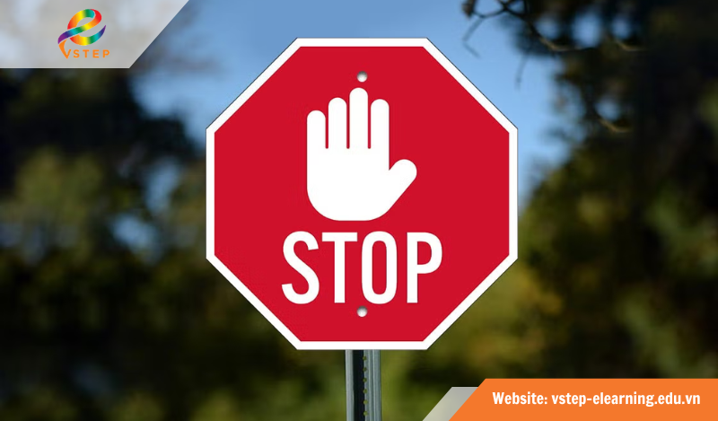 Stop trong tiếng Anh là gì?